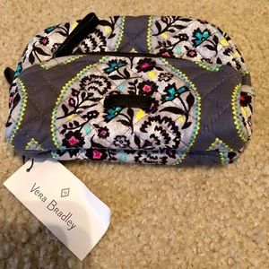 Vera Bradley makeup bag — small